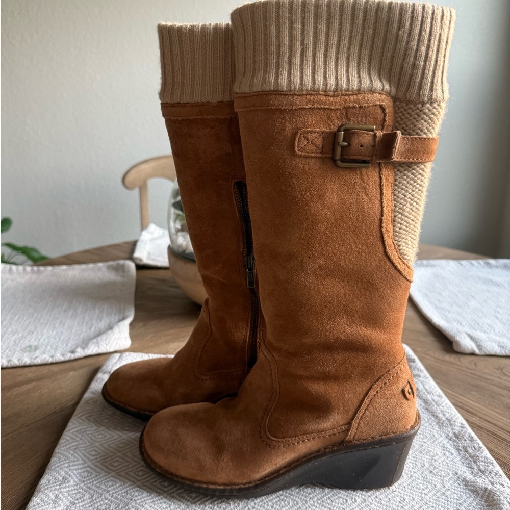 Ugg Cream Shearling Lined Interior - image 1